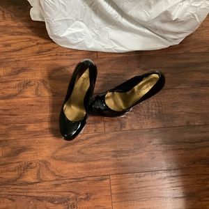 Shoedazzle Black Pump